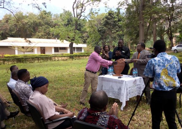 Prof Abdallah akitoa salam za pongezi kwa Prof. Ngaga